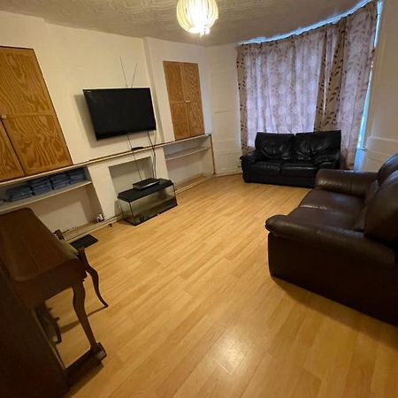 Elmdene Road Apartment London Bagian luar foto