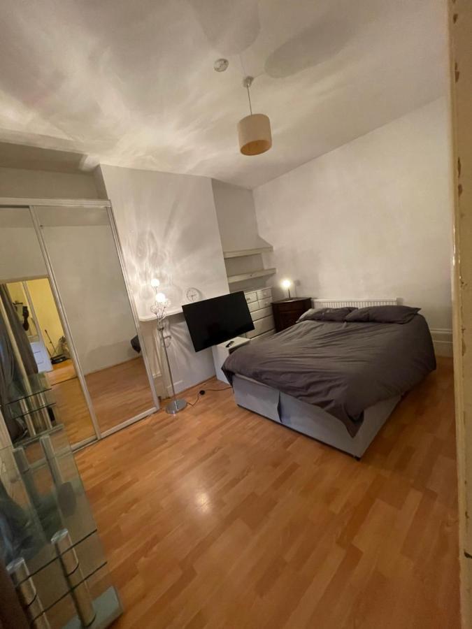 Elmdene Road Apartment London Bagian luar foto