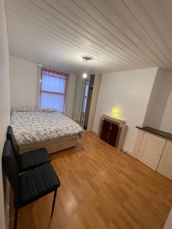 Elmdene Road Apartment London Bagian luar foto